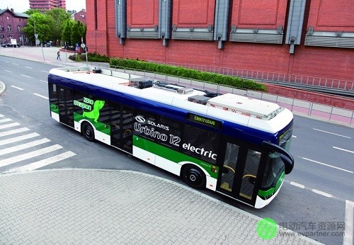 如何才能优化现有设计，使纯电动公交客车的车内布局更加合理？