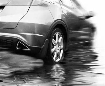 水电不相容 遇到大雨的电动汽车安全吗？