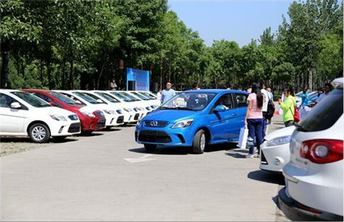 洞察者：中国第一批新能源车主的烦心事