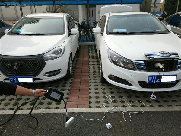 主流电动车充电线通用性测评与比亚迪E5对外放电试验