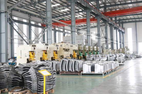 高度自动化的四大工艺 江苏威龙低速电动车工厂探秘