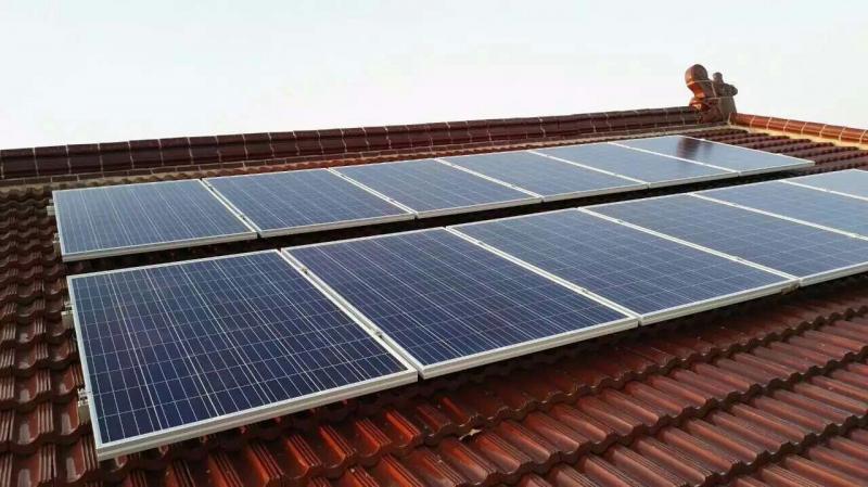 山东广饶县利用闲置屋顶安装分布式光伏电站100多座