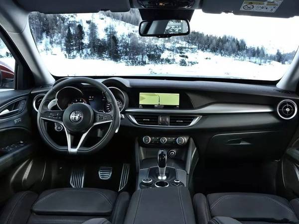全球首款纯电动互联网SUV上市，奔驰AMG 43系列开启预售