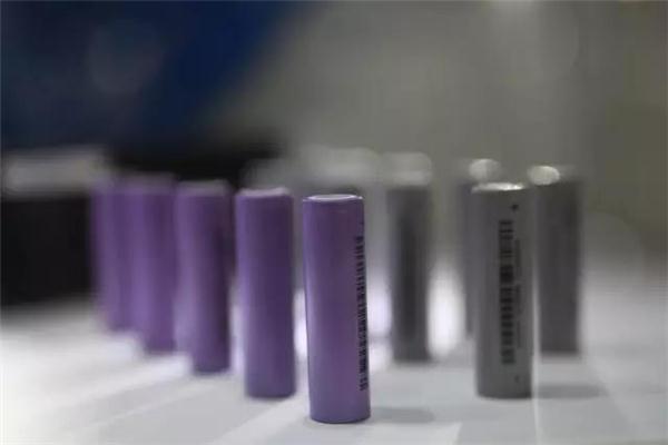 三元锂电池还是磷酸铁锂电池 动力电池到底应该用哪种？