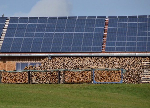 【今日看点】阳光电源半年营收35亿 特斯拉巡展环保小木屋