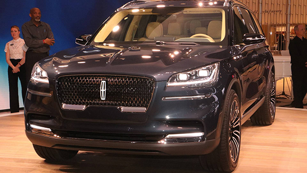 lincoln-aviator-concept-at-the-2018-new-york-auto-show (1).jpg