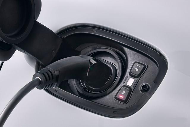 催化汽车行业二次发展 今年将取消新能源汽车外资股比限制