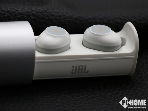 JBL C230TWS体验：声音穿透大脑的感觉