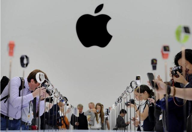 Apple News+收入滑铁卢，苹果“all in 软服务”能否留住用户？