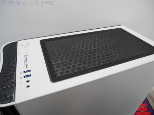 TT挑战者H3机箱联手Smart BX1 RGB 550W 电源倾情演绎RGB光效