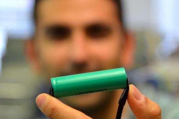 超酷的电池材料：一种新电解质添加剂可帮助电池在-40℃工作