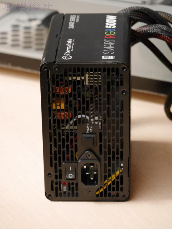 TT挑战者H3机箱联手Smart BX1 RGB 550W 电源倾情演绎RGB光效