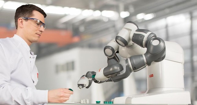 软银机器人业务拓展部经理符裔：智能人形机器人产业化现状与挑战