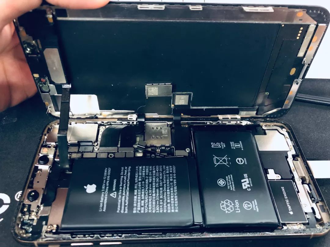 苹果开始限制用户自行更换iPhone电池