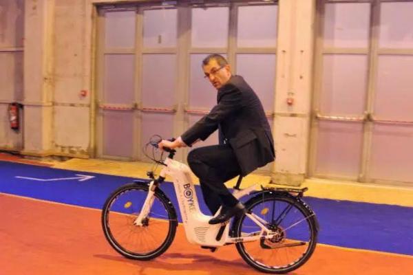 G7峰会上 这种氢动力自行车火了