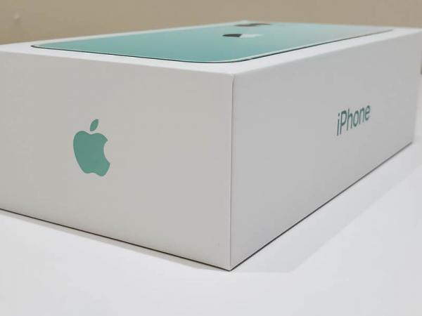 iPhone 11薄荷绿开箱：这绿色不要太好看