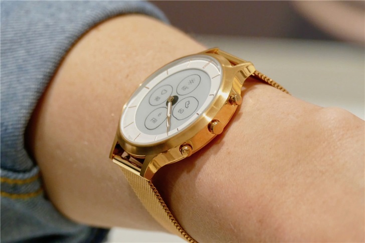 Fossil发布新型智能手表：物理表针遇上常显屏幕