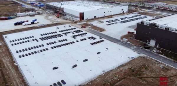 特斯拉中国超级工厂航拍曝光 已“积压”大批Model 3