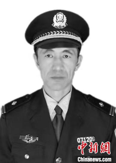 內(nèi)蒙古一民警在新型冠狀病毒肺炎疫情防控一線殉職