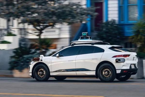 AI芯天下丨思考丨Waymo在融22.5亿美元，自动驾驶领域又添新变局