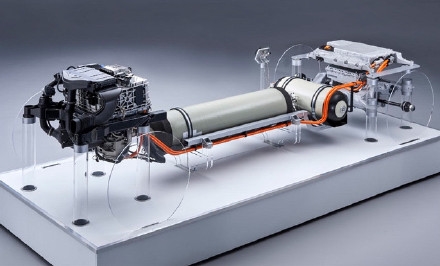 宝马氢燃料汽车动力系统曝光：3分钟充满氢 续航超500KM