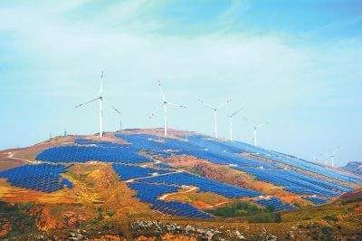 湖北省首个风光一体发电项目首台风机并网发电