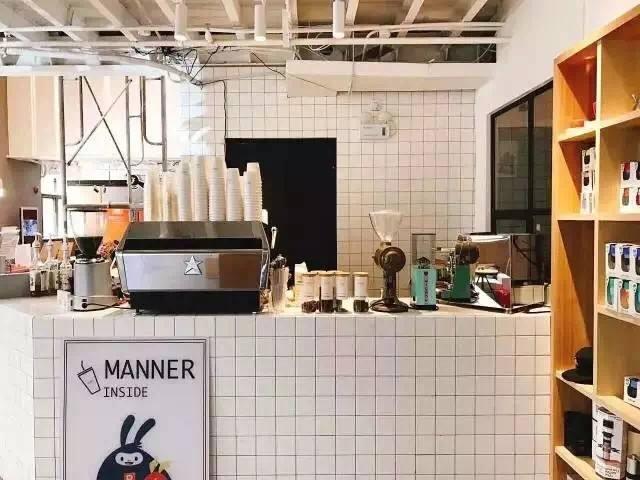 Manner咖啡用了这个方案，高昂的门店网络成本终于下降了