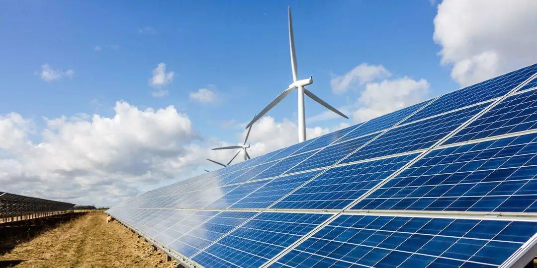 提高能源生产供应能力 风电、光伏发电装机均达2.4亿千瓦