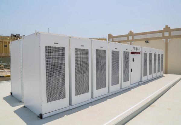 储能之战卡塔尔首次储能项目由特斯拉电池供应