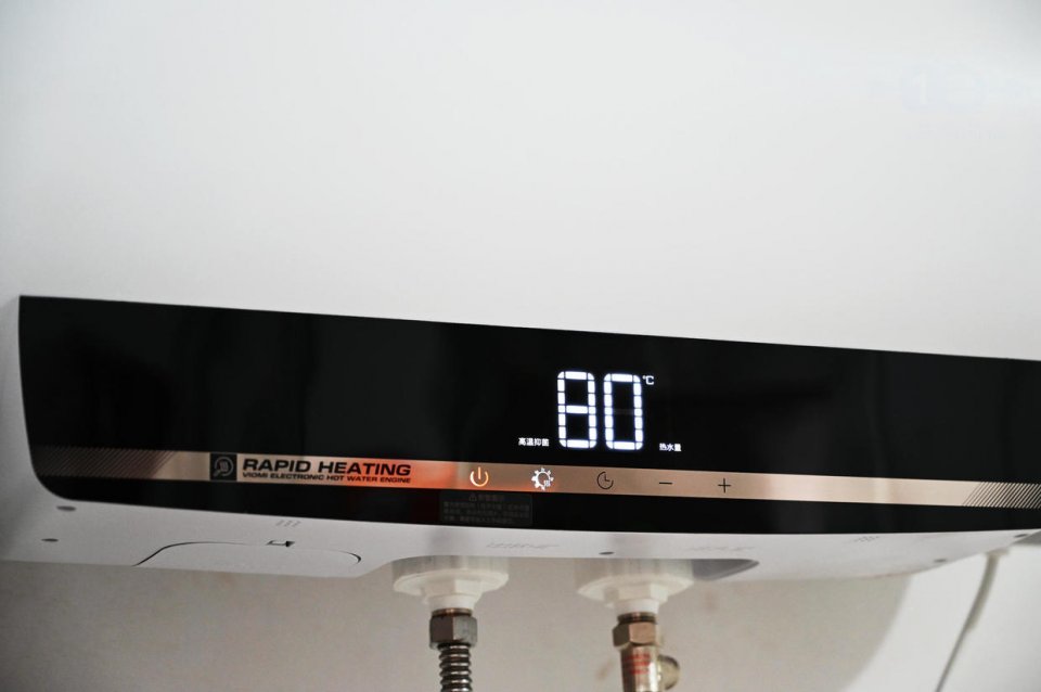 云米电热水器S1，随时预约快加热，大容量水箱不仅是保温
