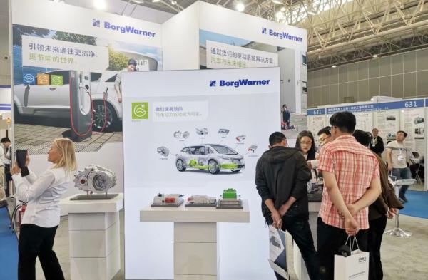 中国新能源汽车产业蓬蓬勃勃迎机遇--EV China 2021