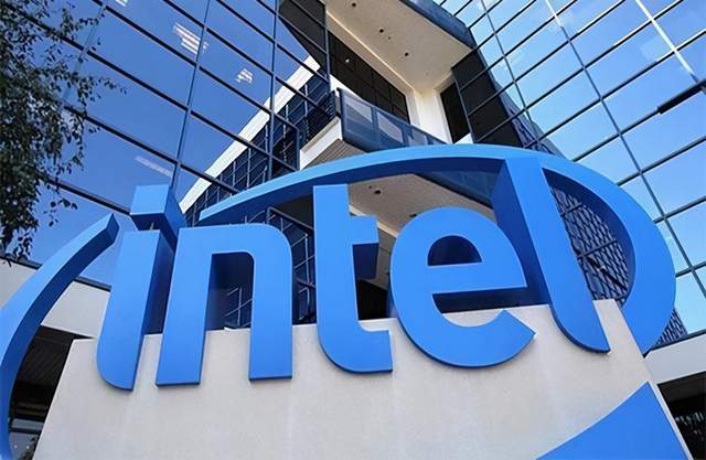 随着微软背叛wintel联盟，Intel似乎正陷入四面楚歌之中