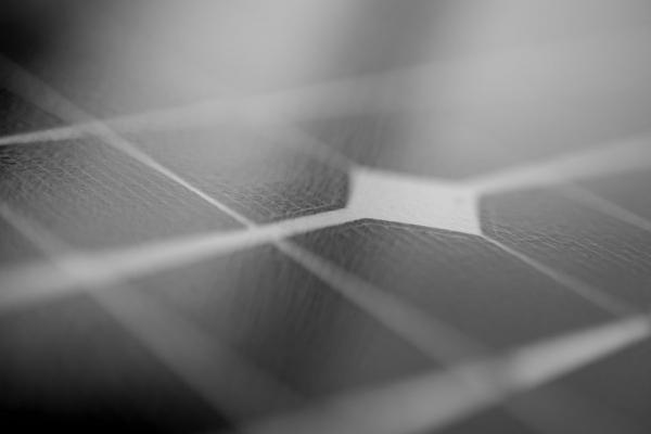 美国研发低成本效率为21.1%的钙钛矿太阳能电池  有效改善电池的稳定性