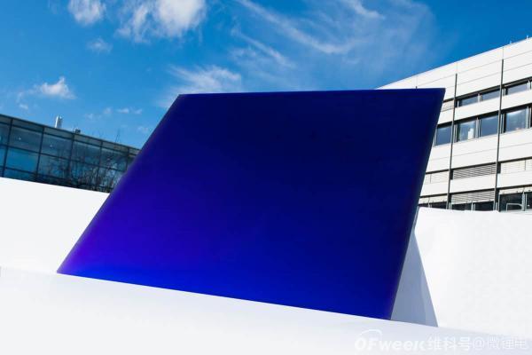 德国研究所设计发光彩色太阳能电池 为储能一体化系统注入美学