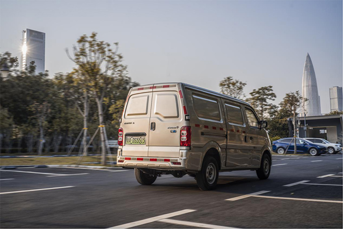 能“裝”還靈活 微面新能源物流車 長安之星9EV