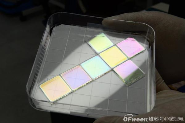 德国研究所设计发光彩色太阳能电池 为储能一体化系统注入美学