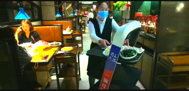 普渡机器人进入蜀王火锅，给你不一样的用餐体验