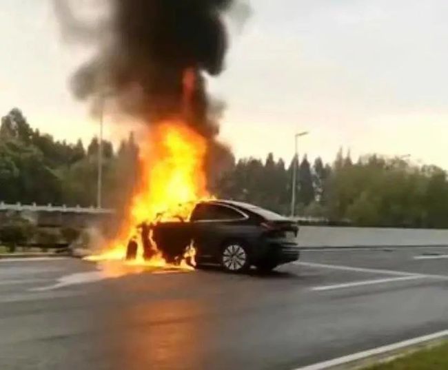   15天內(nèi)兩起致命事故 蔚來汽車不安全？還是自動駕駛背鍋？