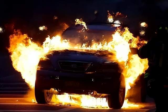 電動汽車起火事故顯著增加，再次說明能買燃油車就別買電動汽車