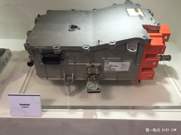 变频器电池产品lg化学还展示了风冷电池管理系统,里面有一个通风装置