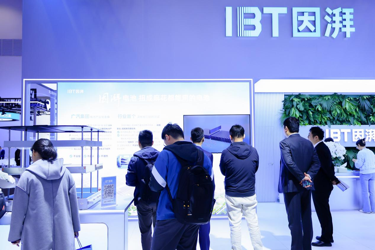 行业首款587Ah半固态储能大电芯实物首秀 因湃闪耀亮相ESIE2026国际储能展